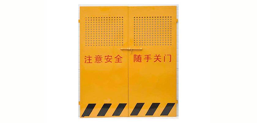 為什么施工電梯防護(hù)門是黃色的？